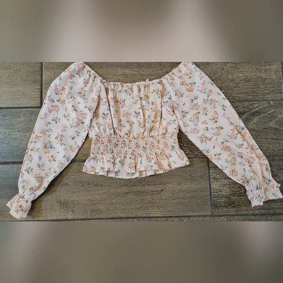 GB Gianni Bini Juniors floral crop top short puffy sleeve size Med / multi-color - Picture 6 of 6